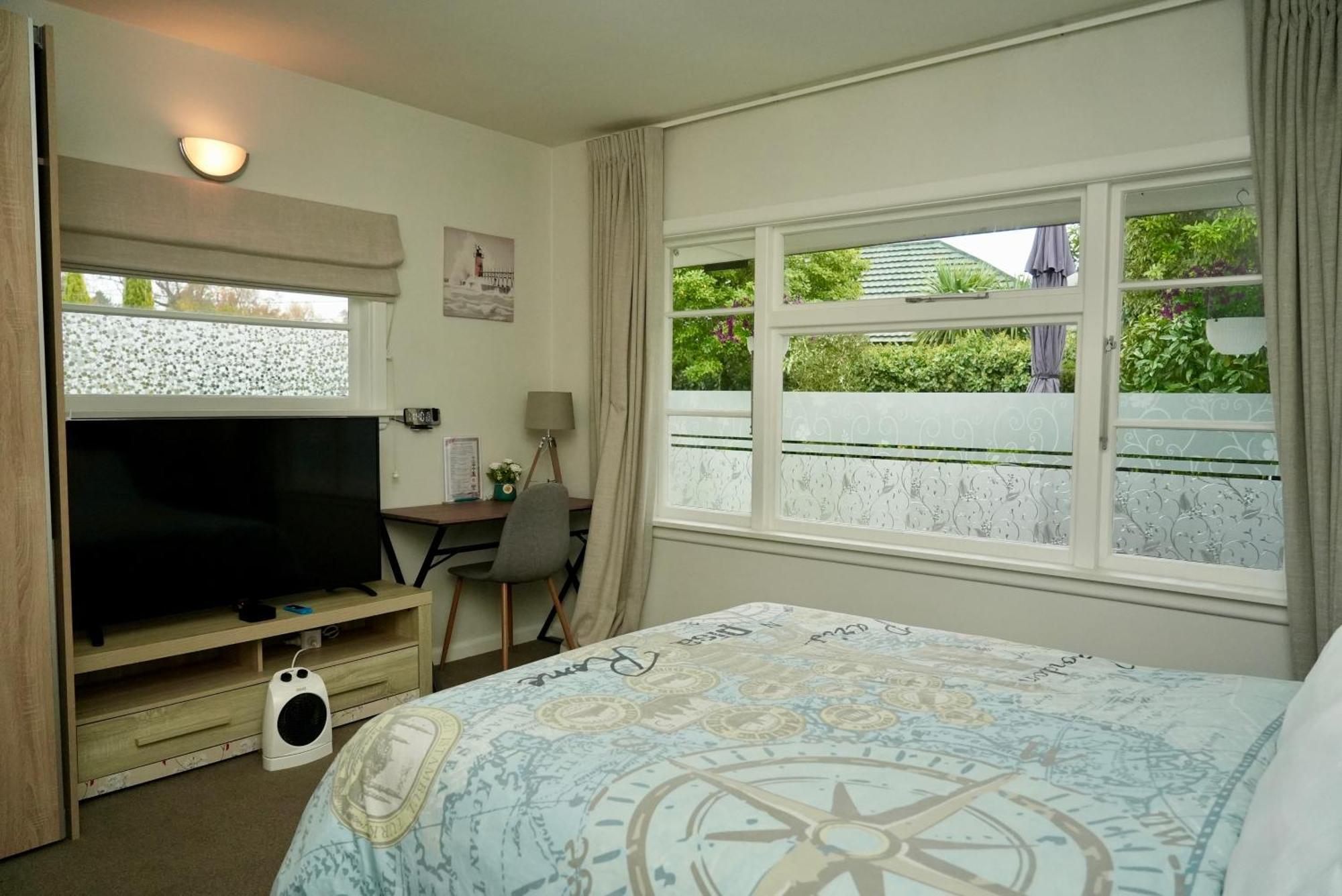Cozy And Sunny Room Near City To Seapath كريستتشيرش الغرفة الصورة